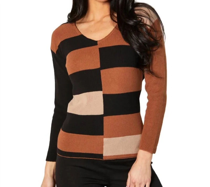 Ribbed V-Neck Sweater In Black/mocha