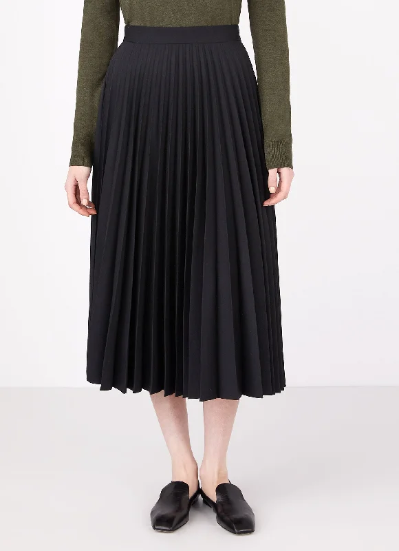 Women's Pleated Skirt in Black